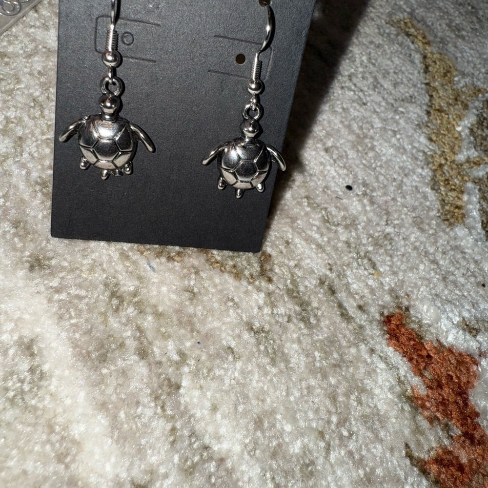 Handmade Silver Turtle Dangle Earrings - Picture 4 of 5